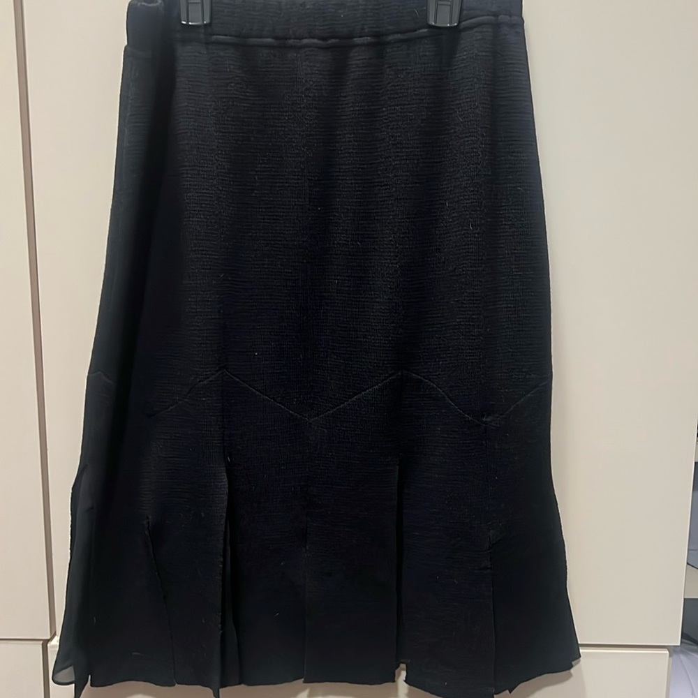 St John black skirt